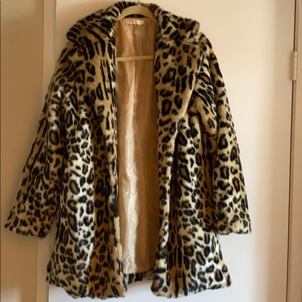 Women’s leopard coat, faux fur